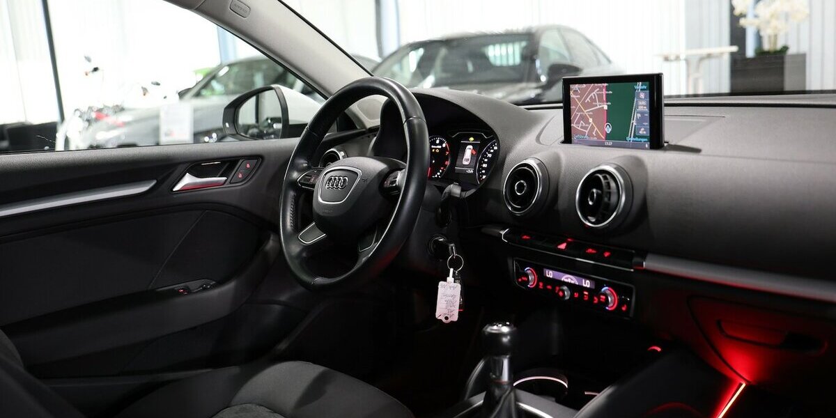 Audi A3 1.4 TFSI Attraction / NAVI-MMI / SR & WR 162.000 km 9.777 &euro; Hamm 59077