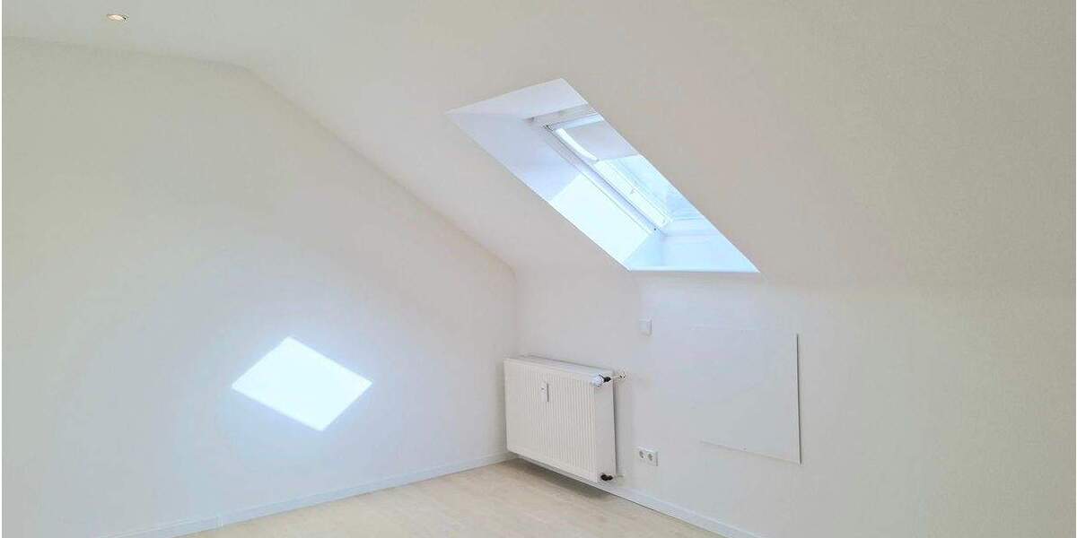 Helle, teilsanierte Dachgeschosswohnung in zentraler Lage von Recklinghausen-Süd! - Etagenwohnung Recklinghausen Süd | Angebot:25881616