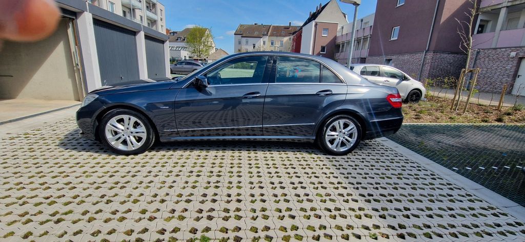 Mercedes-Benz 220 154.850 km 12.250 &euro; Recklinghausen 45661