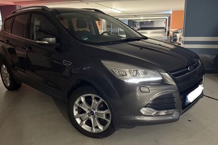 Ford Kuga 62.000 km 9.490 &euro; Bochum 44787