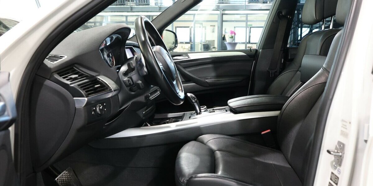 BMW X5 M xDrive50i WHITE M-SPORTPAKET / PANORAMA 66.000 km 20.500 &euro; Hamm 59077