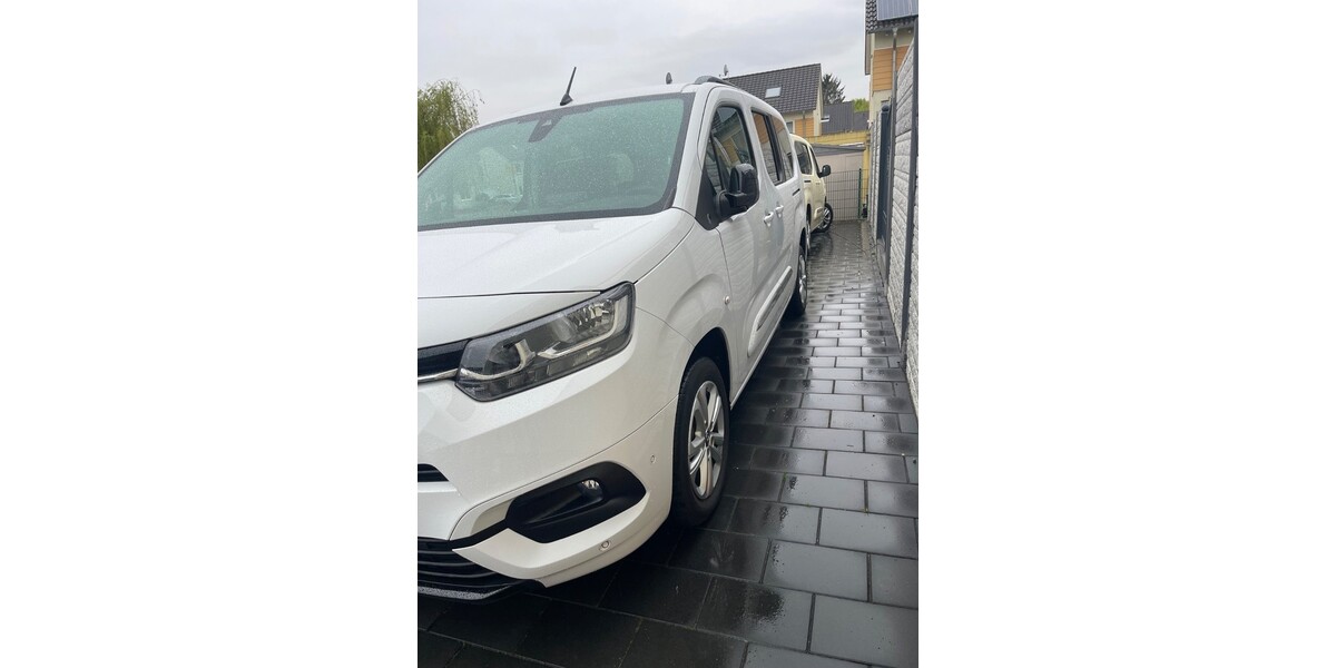 Toyota pro ace city verso 82.000 km 22.800 &euro; Dortmund 44135