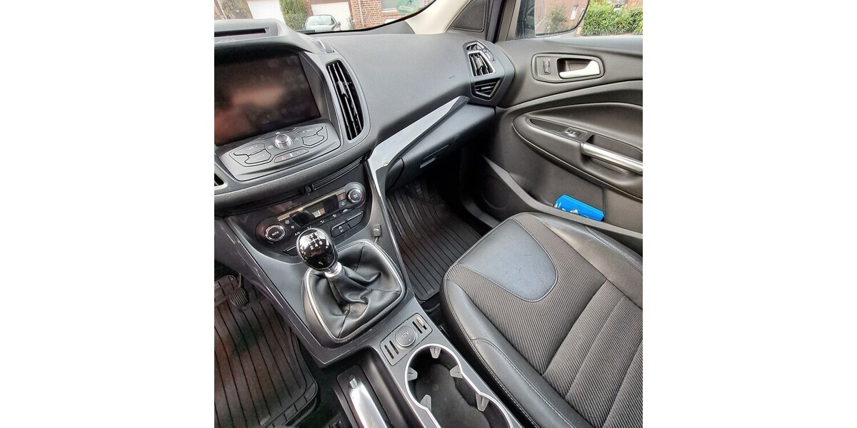 Ford Kuga 90.000 km 11.900 &euro; Dülmen 48249