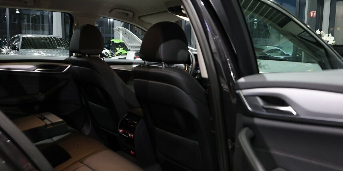 BMW 520d Touring xDrive BUSINESS EL.VOLL-LEDER, LED 14.000 km 38.444 &euro; Hamm 59077