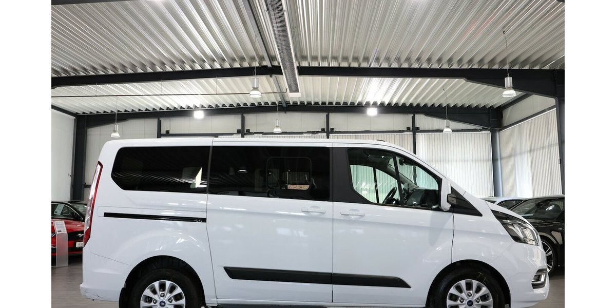 Ford Tourneo Custom 2.0 TDCI 320 L1 / 8-SITZER / NAVI 119.000 km 28.444 &euro; Hamm 59077