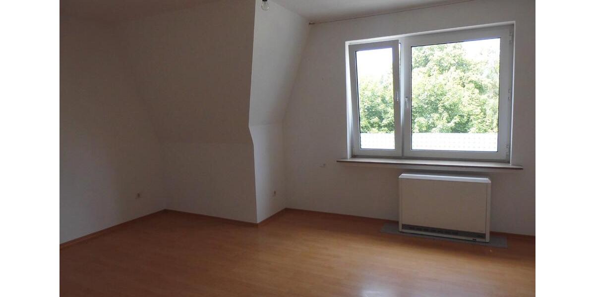 Dachgeschoßwohnung Dortmund Huckarde - 2.5 Zimmer, 50 m&sup2;, 400&euro; | Angebot:26700905
