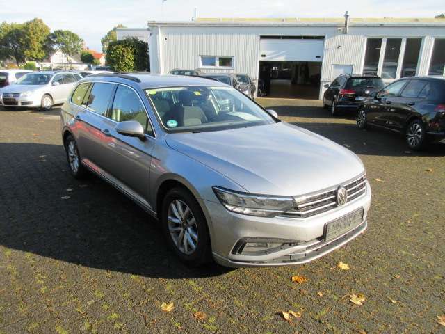 VW Passat Variant Business 2.0 TDI DSG NAVI AHK KAMER 168.000 km 19.699 &euro; Bergkamen 59192