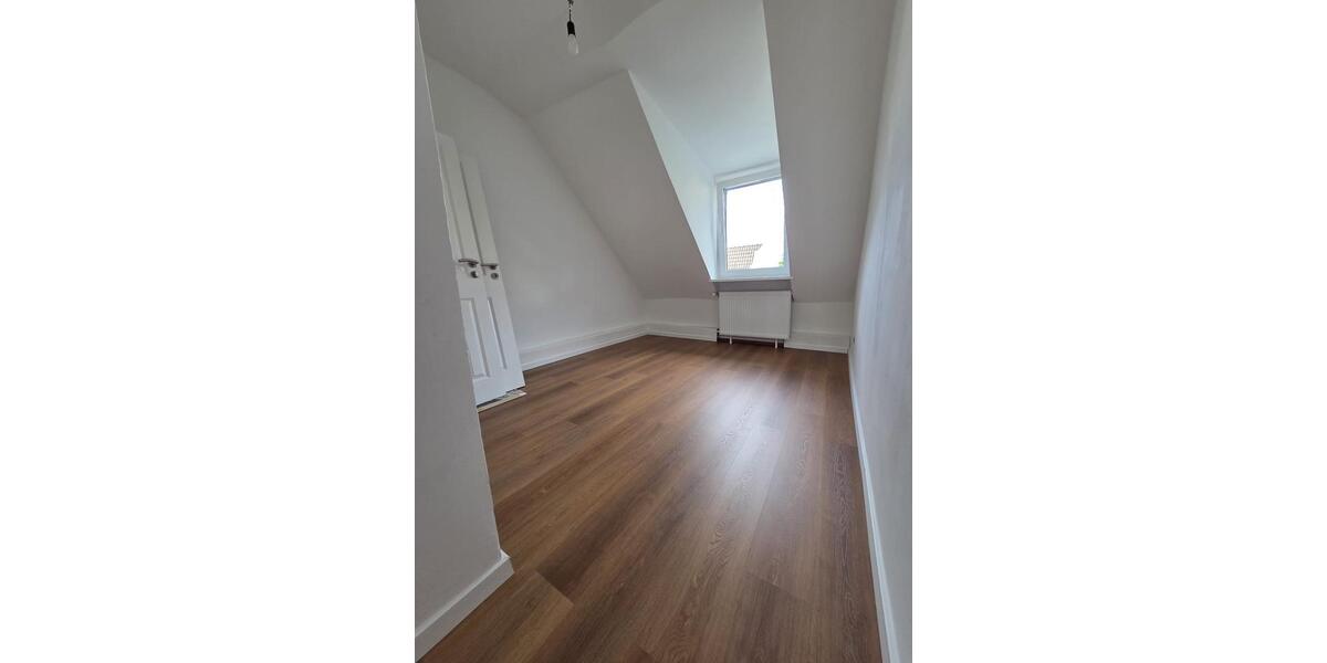 Dachgeschoßwohnung Hagen Hagen-Nord - 4 Zimmer, 95 m&sup2;, 550&euro; | Angebot:26689282