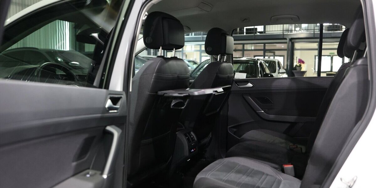 VW Touran 2.0 TDI DSG IQ Comfortline / 7-SITZE, LED 66.000 km 27.991 &euro; Hamm 59077