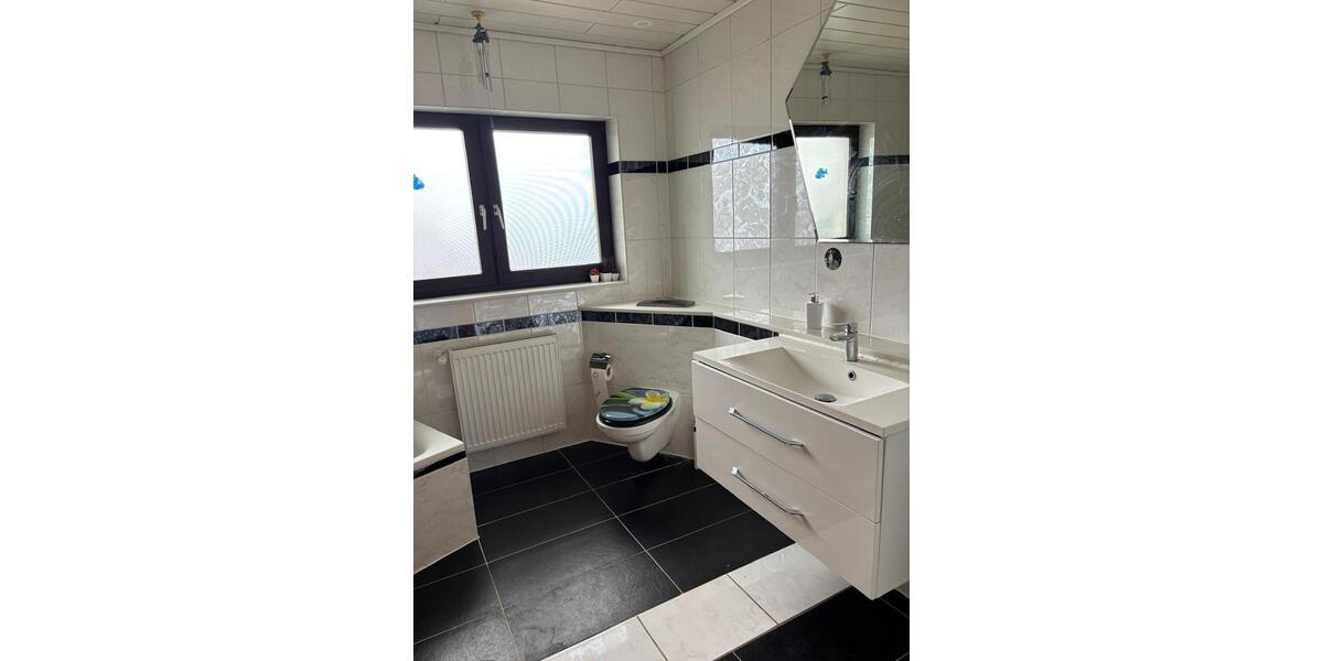 Etagenwohnung Lünen Alstedde - 8 Zimmer, 216 m&sup2;, 1.890&euro; | Angebot:26051024