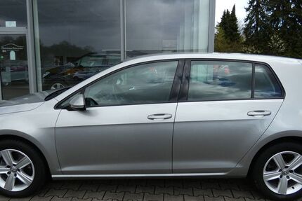 VW Golf 24.000 km 11.200 &euro; Bergkamen 59192