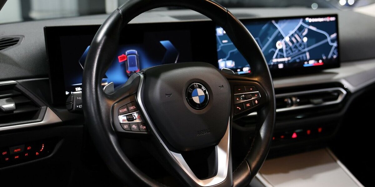 BMW 318d Touring SPORT FACE-LIFT CURVED+NAVI+KAMERA 69.000 km 25.777 &euro; Hamm 59077