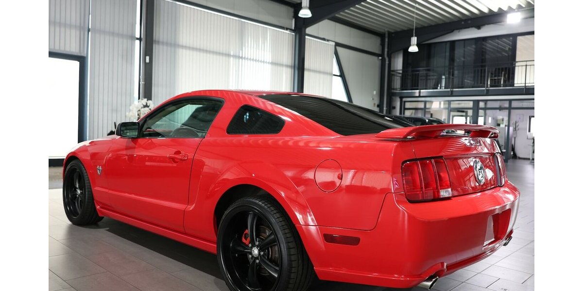 Ford Mustang COUPE 4.6 V8 GT / RED & BEIGE / LEDER 60.000 km 16.444 &euro; Hamm 59077