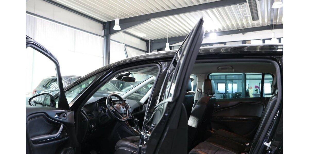 Opel Zafira C 1.6 SIDI T INNOVATION / 7-SITZER / LED 79.000 km 16.555 &euro; Hamm 59077