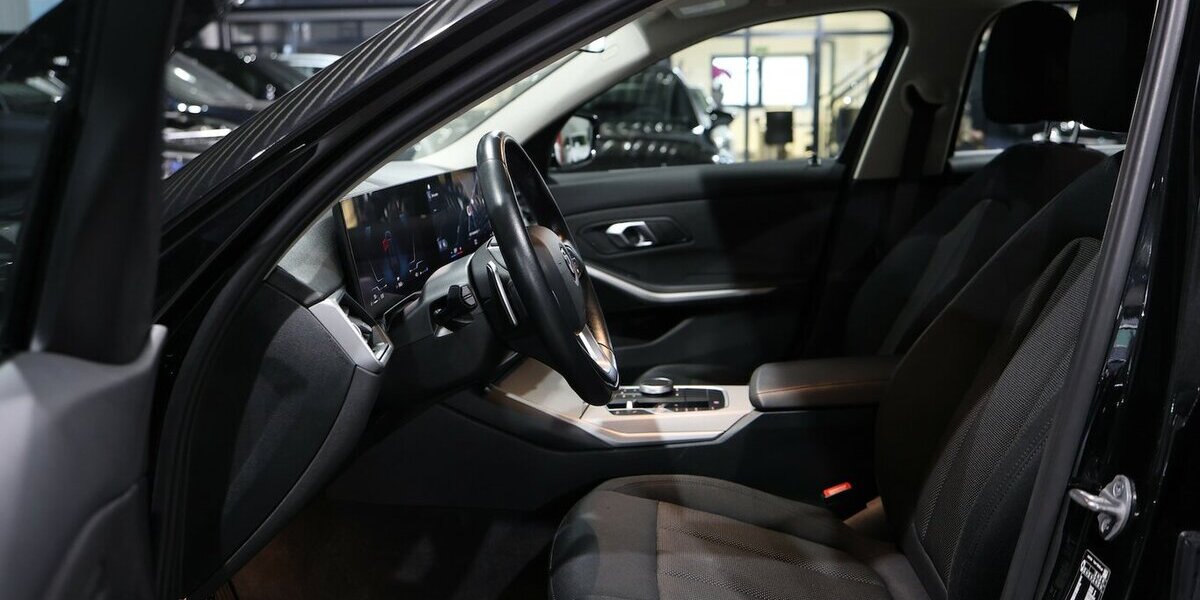 BMW 318d Touring SPORT FACE-LIFT CURVED+NAVI+KAMERA 69.000 km 25.777 &euro; Hamm 59077