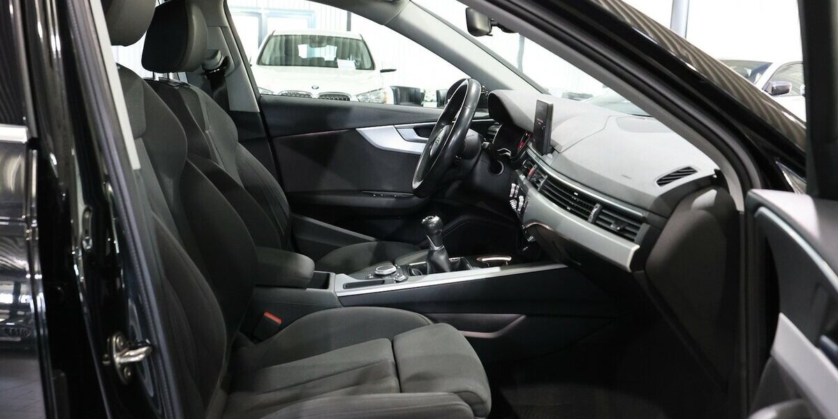 Audi A4 Avant 35 TFSI SPORT / 1.HAND / LED / NAVI+ 108.000 km 17.555 &euro; Hamm 59077
