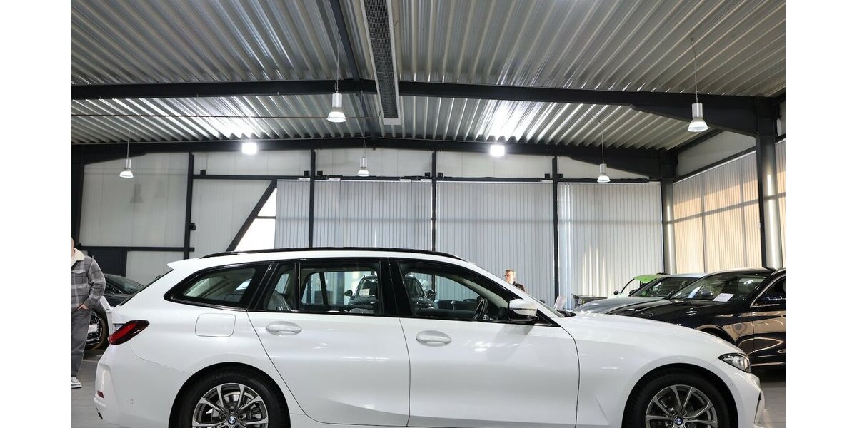 BMW 318d Touring SPORT SHADOW CURVED+NAV+KAMERA,LED 105.000 km 23.883 &euro; Hamm 59077