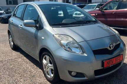 Toyota Yaris 162.584 km 3.300 &euro; Hamm 59067