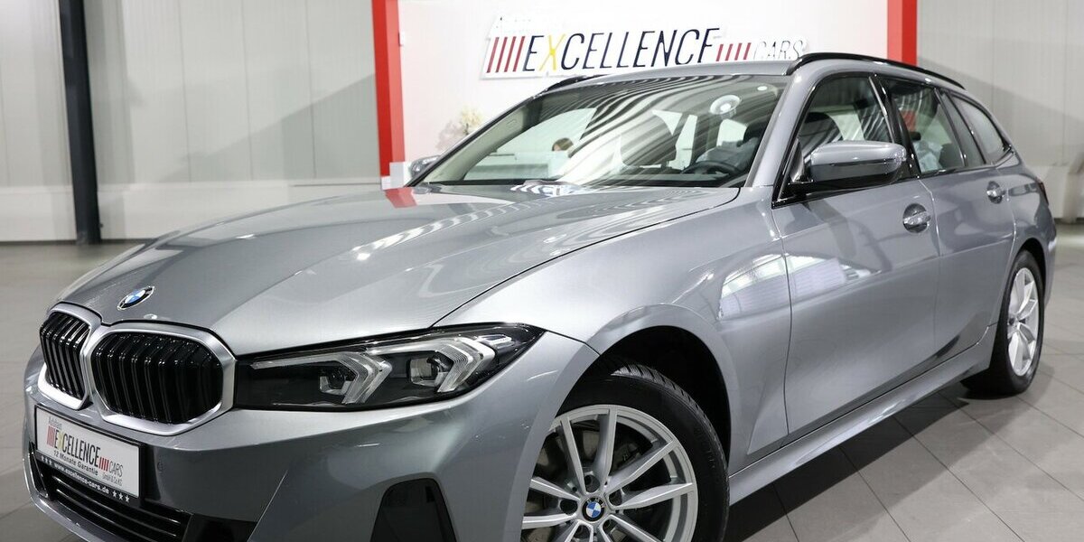 BMW 320d Touring xDrive SPORT / CURVED+NAVI+APPLE 32.000 km 29.993 &euro; Hamm 59077