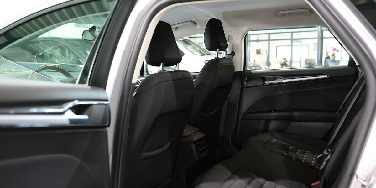 Ford Mondeo Tunier 2.0 EB BUSINESS EDITION / LED / 99.000 km 16.221 &euro; Hamm 59077