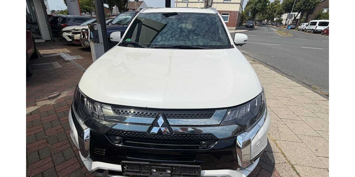 Mitsubishi Plug-in Hybrid Outlander 150.406 km 18.490 &euro; Oer- Erkenschwick 45739
