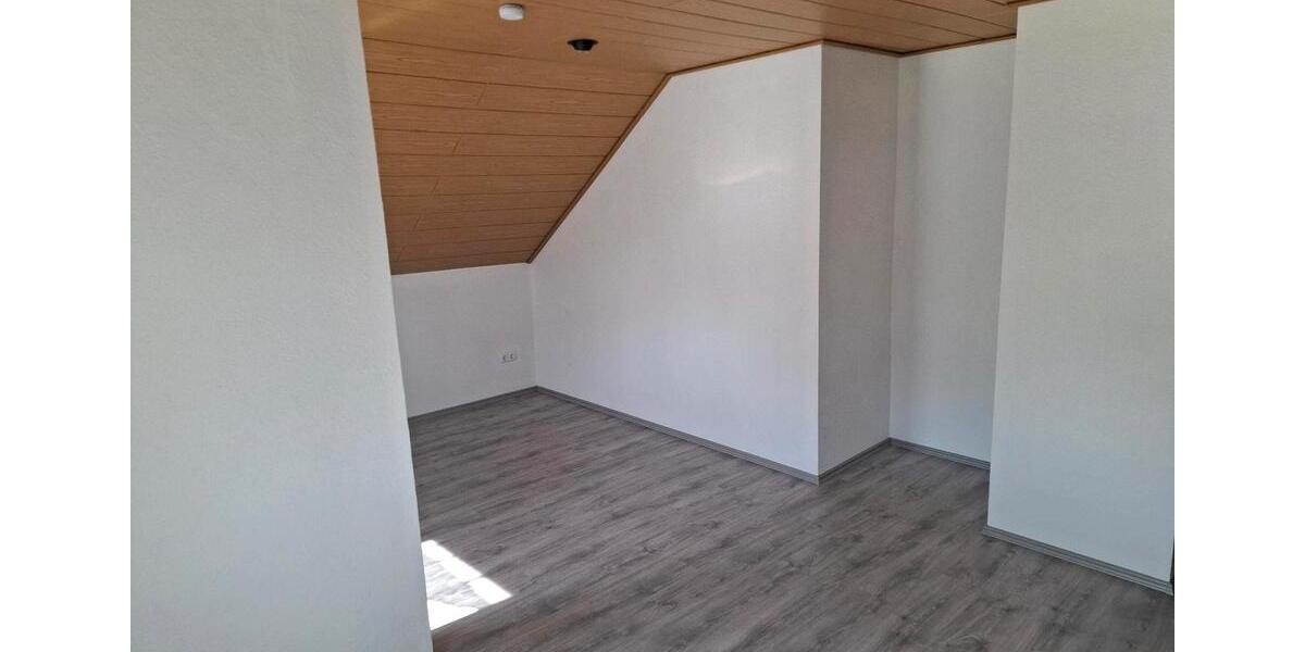 Dachgeschoßwohnung Dortmund Huckarde - 3 Zimmer, 74 m&sup2;, 560&euro; | Angebot:25822538