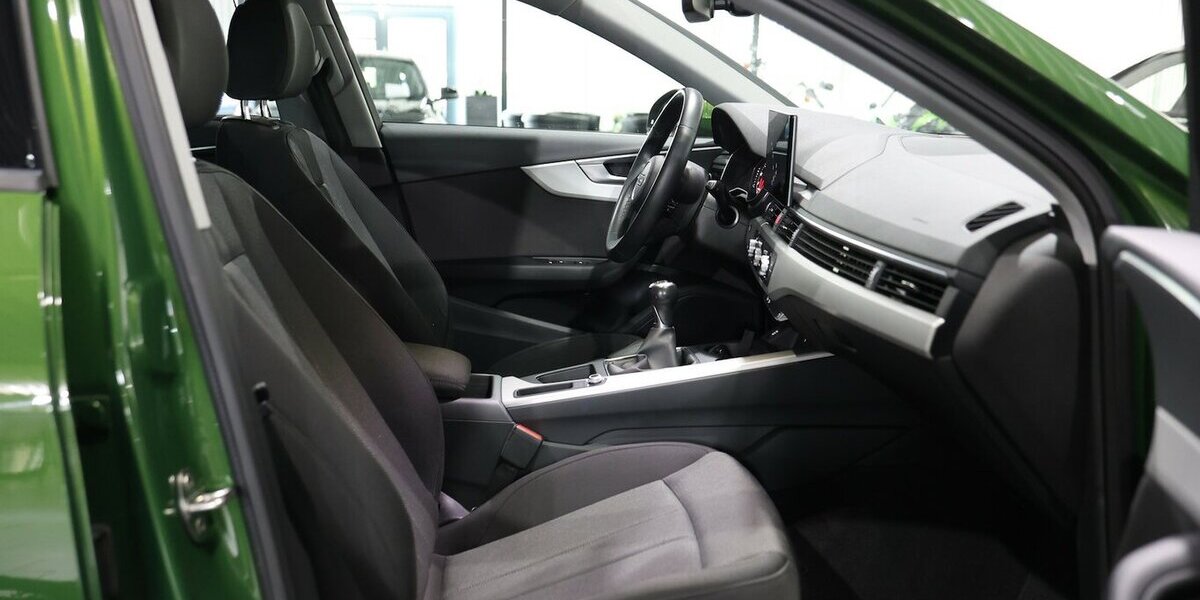 Audi A4 Avant 35 TFSI BUSINESS / LED / NAVI+ / AHK 105.000 km 17.777 &euro; Hamm 59077