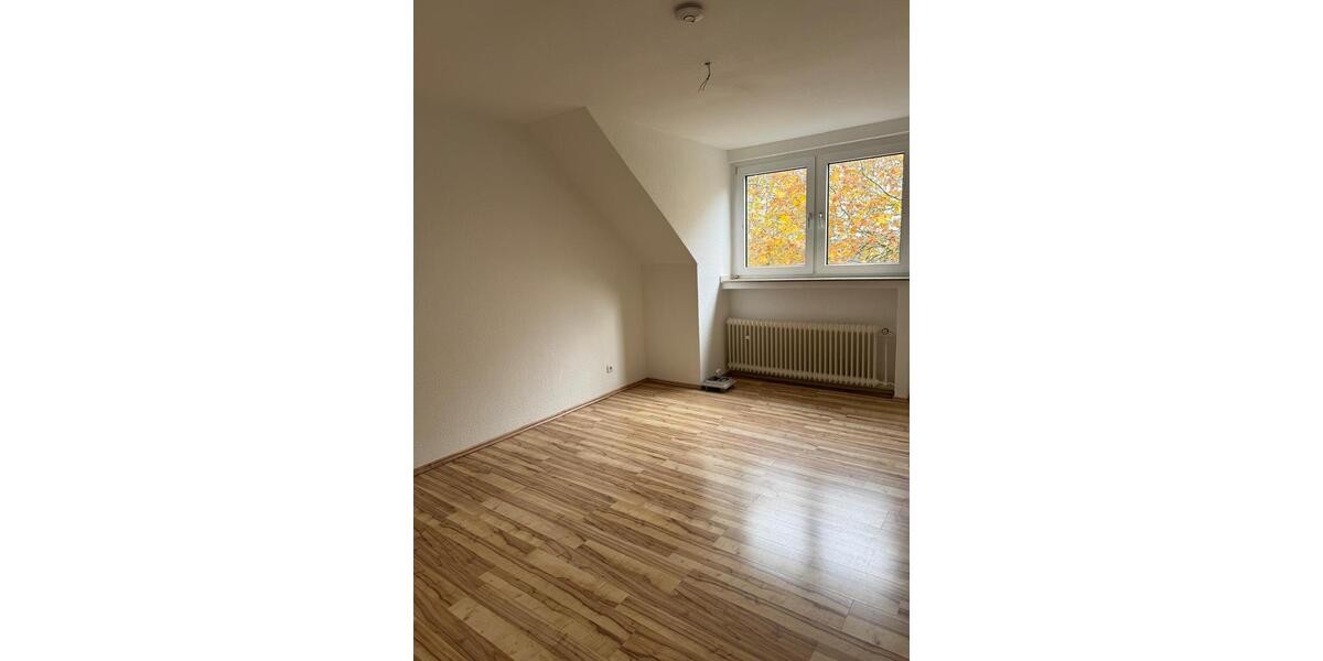 Dachgeschoßwohnung Recklinghausen Hillerheide - 3 Zimmer, 83 m&sup2;, 460&euro; | Angebot:25649489