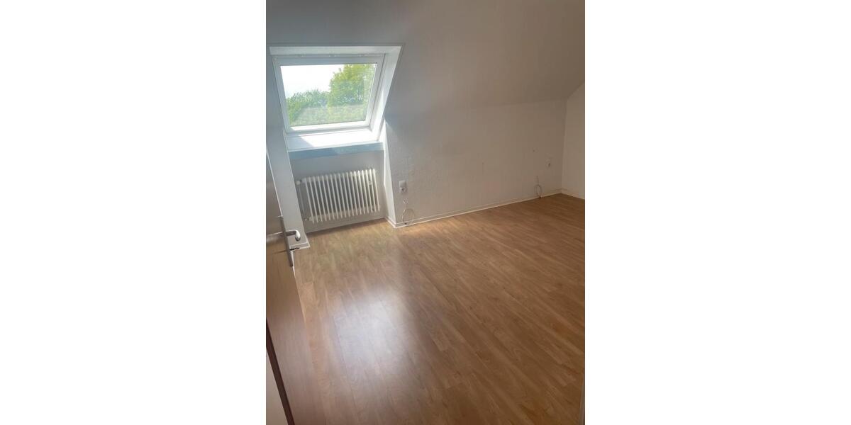 Etagenwohnung Lünen Brambauer - 3 Zimmer, 81 m&sup2;, 775&euro; | Angebot:26596485