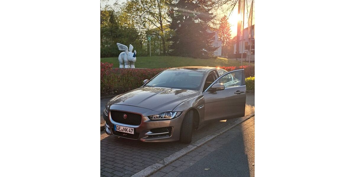 Jaguar XE 149.000 km 9.900 &euro; Dortmund 44225