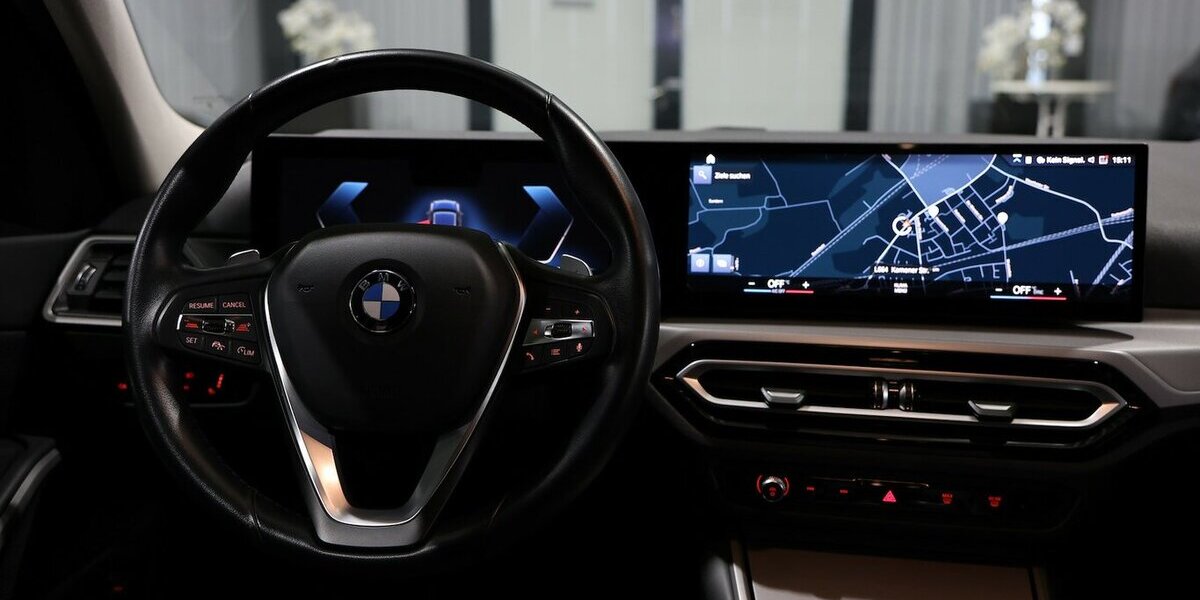 BMW 318d Touring SPORT FACE-LIFT CURVED+NAVI+KAMERA 69.000 km 25.777 &euro; Hamm 59077