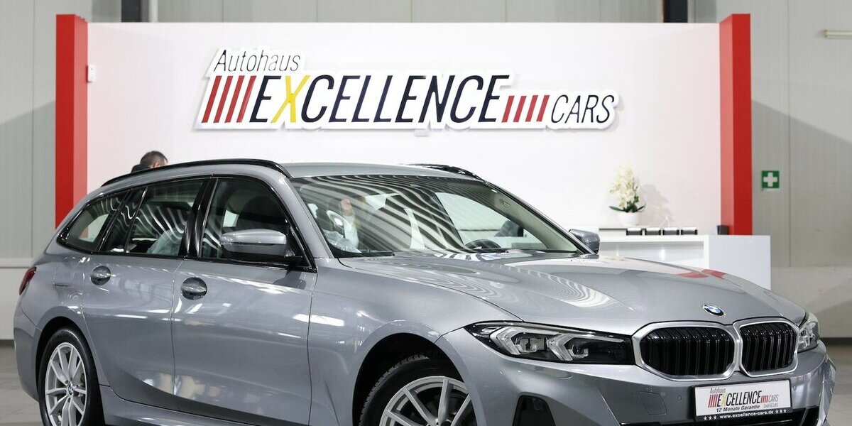 BMW 320d Touring xDrive SPORT / CURVED+NAVI+APPLE 32.000 km 29.993 &euro; Hamm 59077