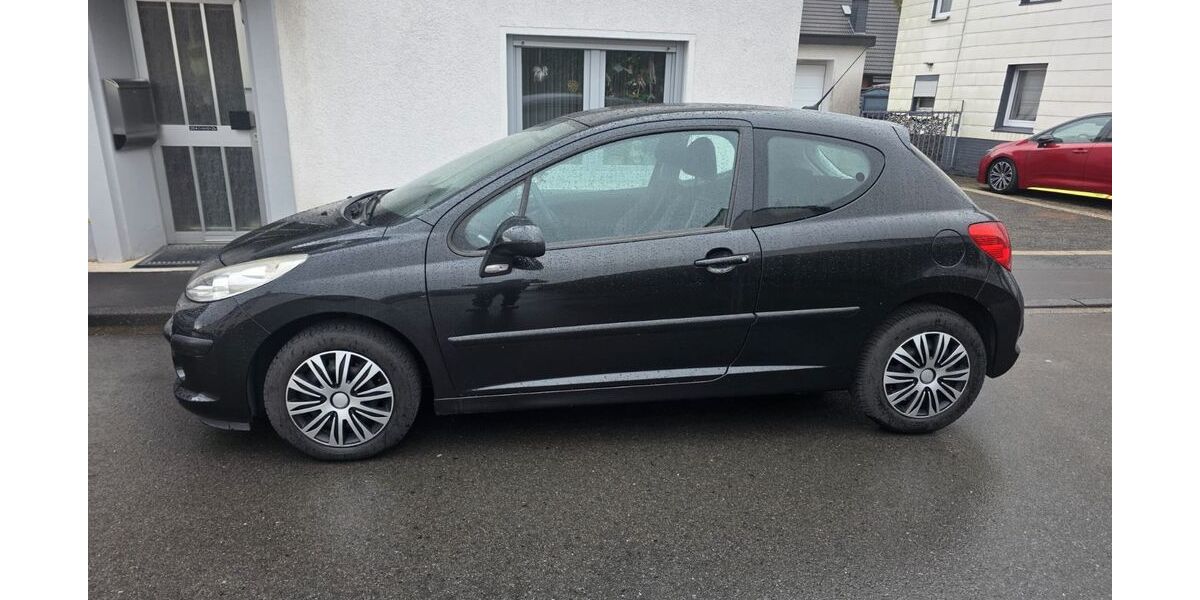 Peugeot 207 110.000 km 2.650 &euro; Bönen 59199