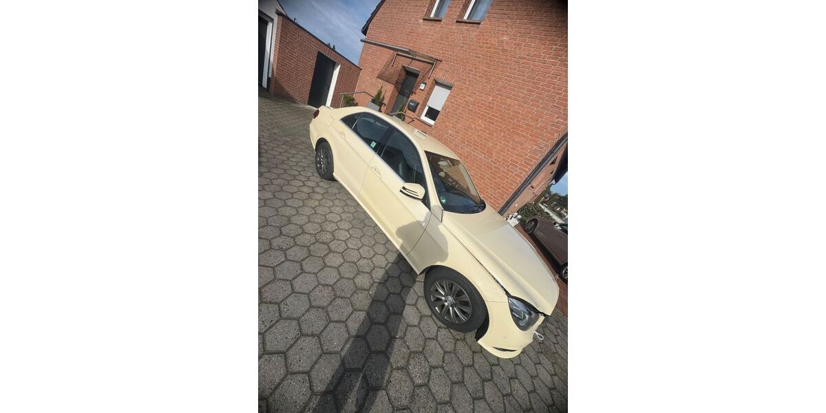 Mercedes-Benz E 220 540.000 km 3.000 &euro; Hamm 59065